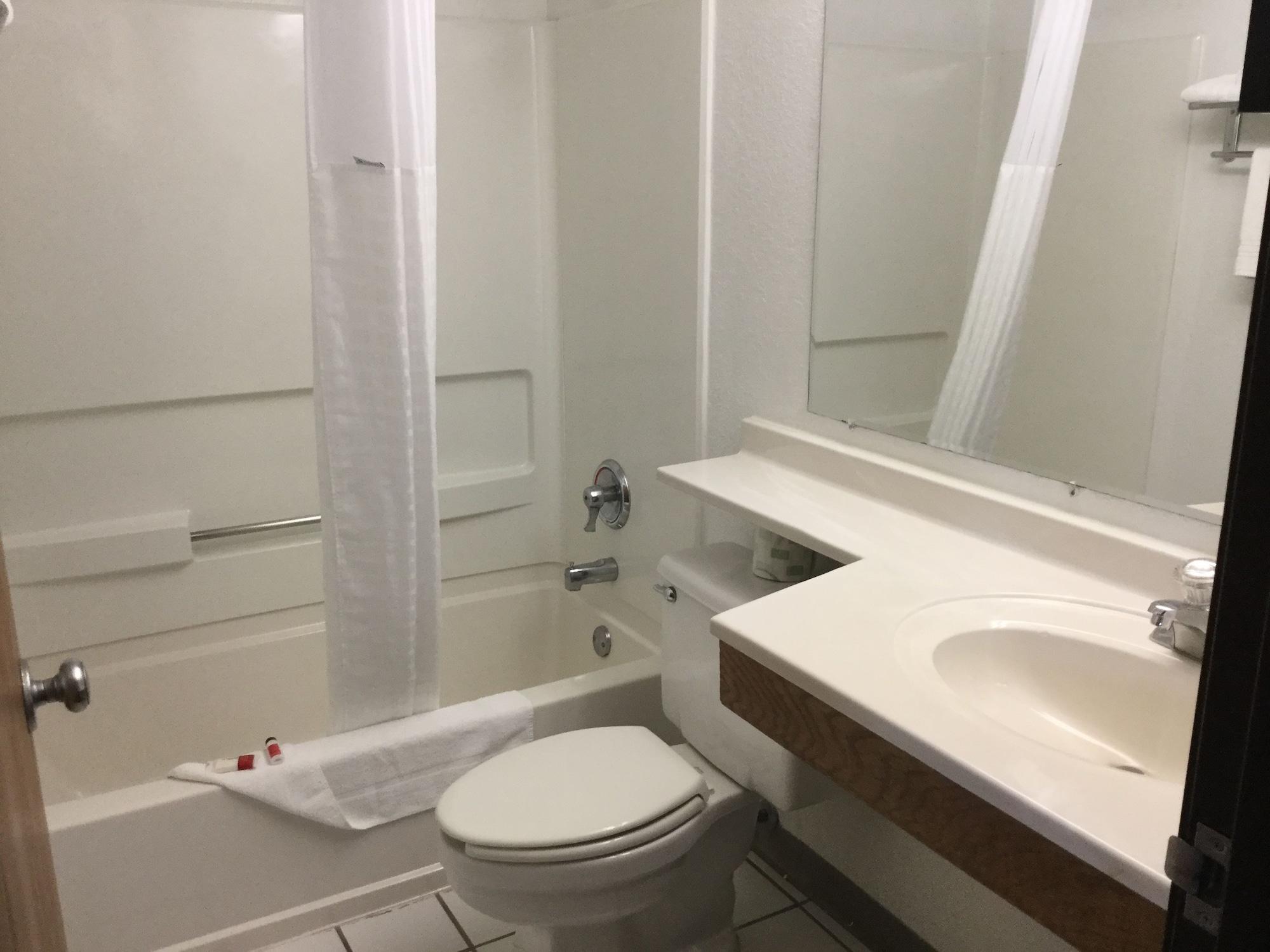 Super 8 By Wyndham New Stanton Hotel Ngoại thất bức ảnh