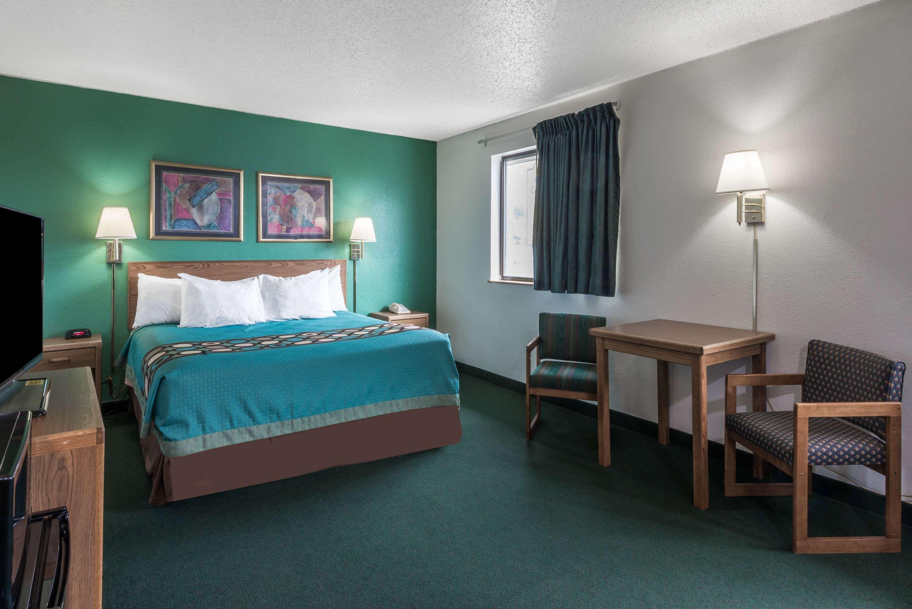 Super 8 By Wyndham New Stanton Hotel Ngoại thất bức ảnh